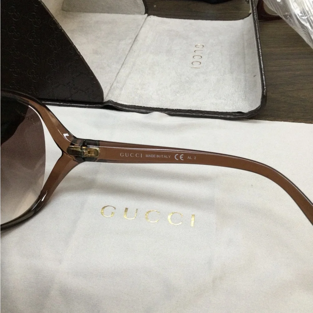 NIB Gucci Women’s Brown Gradient Oversized “Butterfly” Sunglasses